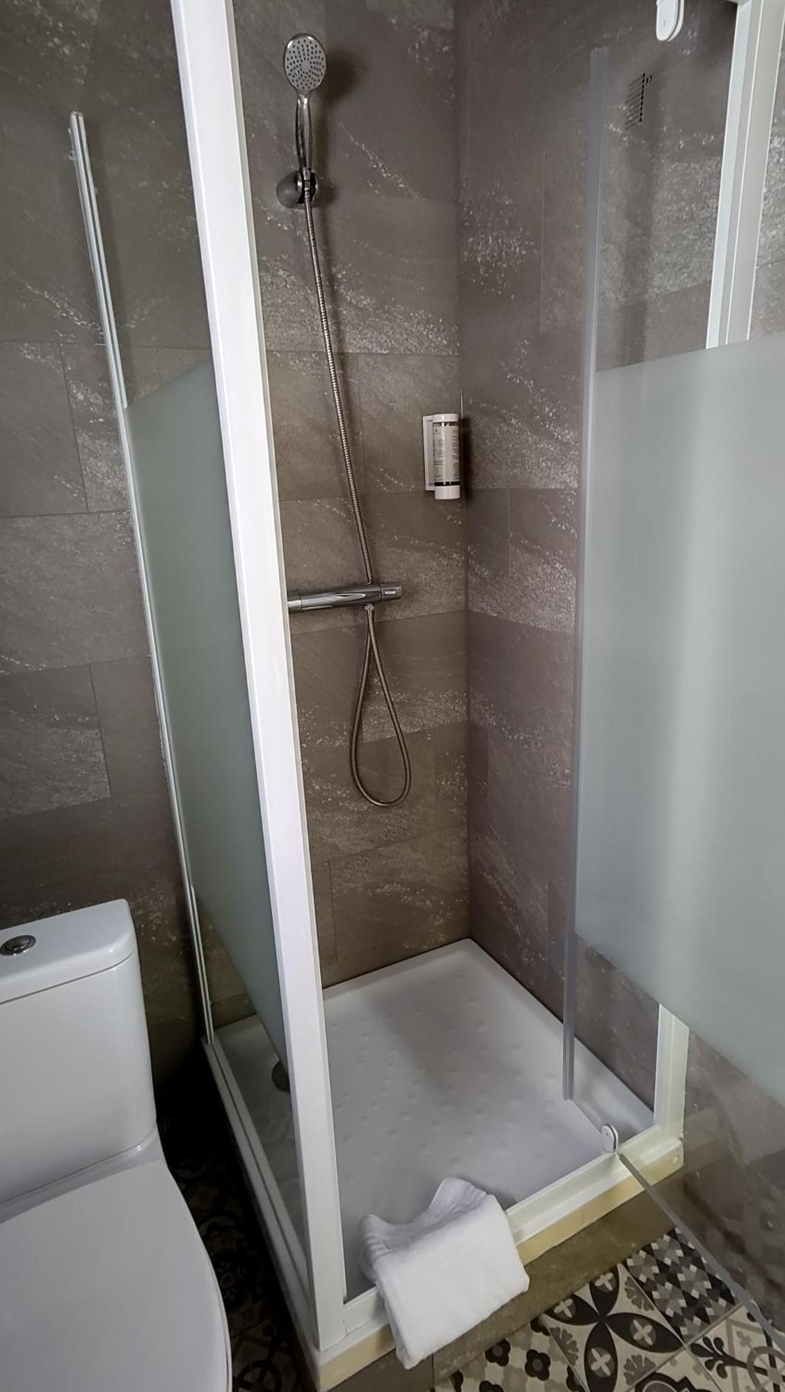 Hotel Le Colibri Aix-les-Bains Ngoại thất bức ảnh